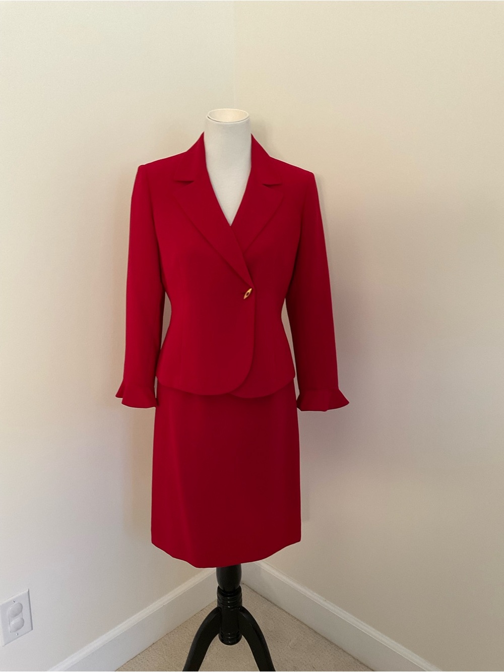 Le Suit Vibrant Red Tailored Blazer & Skirt Set